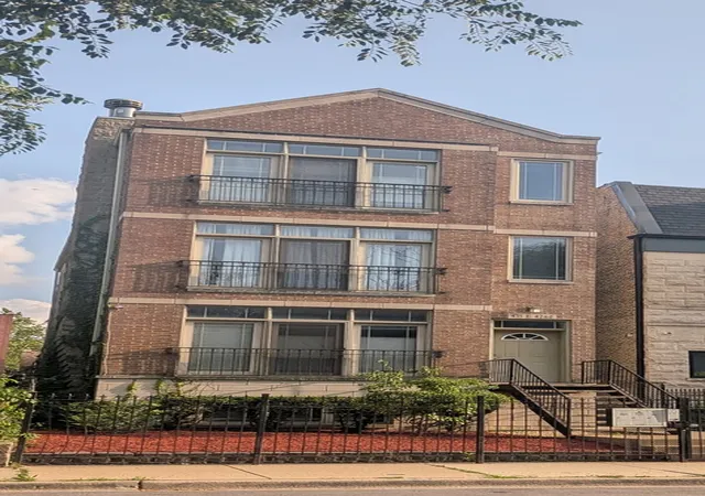 1st image of 435 E 42nd St #1, Chicago, IL 60653 | MLS# 12552430