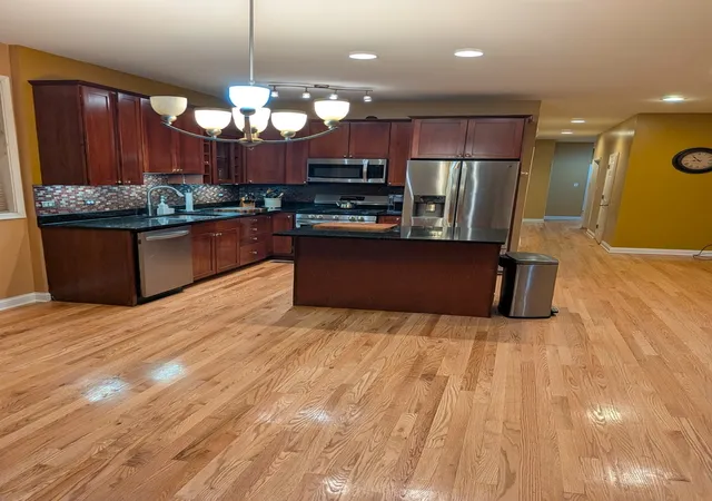 4th image of 435 E 42Nd St #1, Chicago, IL 60653 | MLS# 12552430