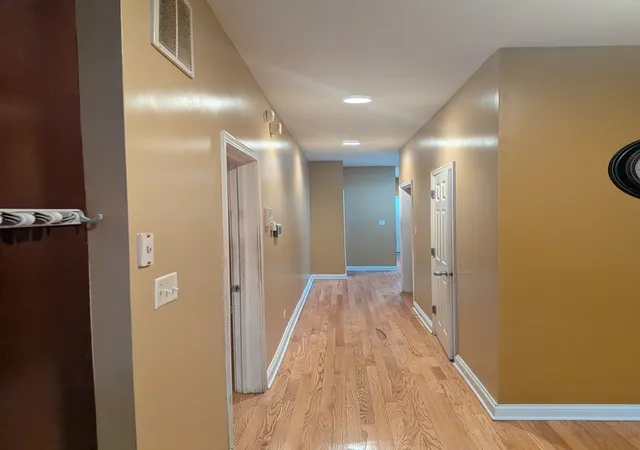 5th image of 435 E 42Nd St #1, Chicago, IL 60653 | MLS# 12552430