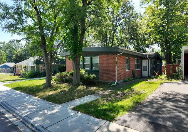 Photo 2 of Single family home for sale at 335 Oakwood St, Park Forest, IL 60466 | MLS# 12552853 | Listing updated on 2026-09-04