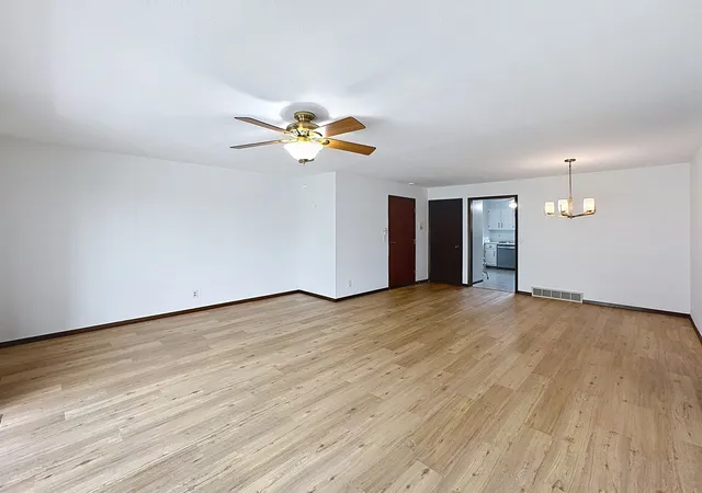 Listing Photo 5 - Condo for sale in building located at 3715 35Th St, Moline, IL 61265 - Unit #3