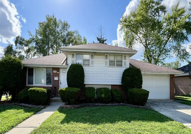 1st image of 16046 Prairie Ave, South Holland, IL 60473 | MLS# 12553261