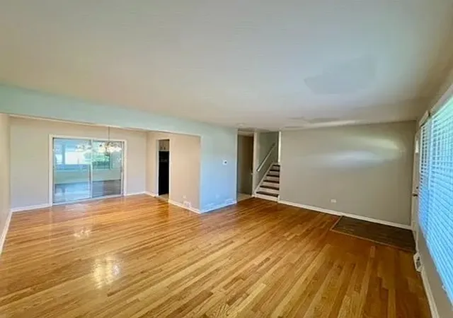 3rd image of 16046 Prairie Ave, South Holland, IL 60473 | MLS# 12553261