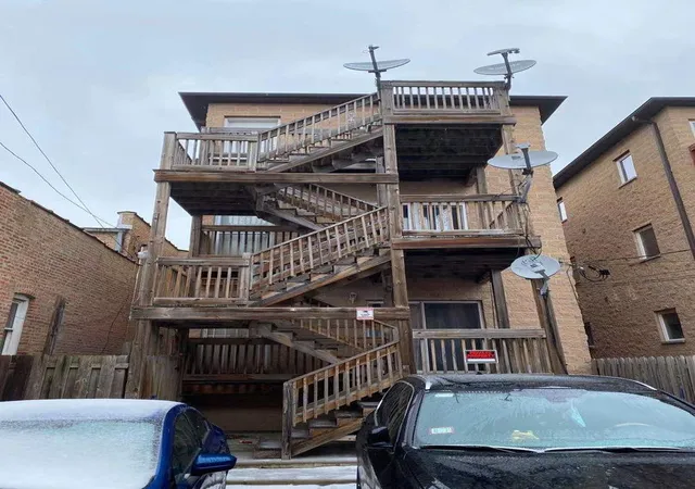 Homes for sale in Chicago, IL | 723 W 31st St #2, Chicago, IL 60616 | MLS# 12553375