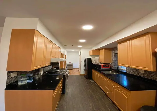Homes for sale in Chicago, IL | 723 W 31St St #2, Chicago, IL 60616 | MLS# 12553375