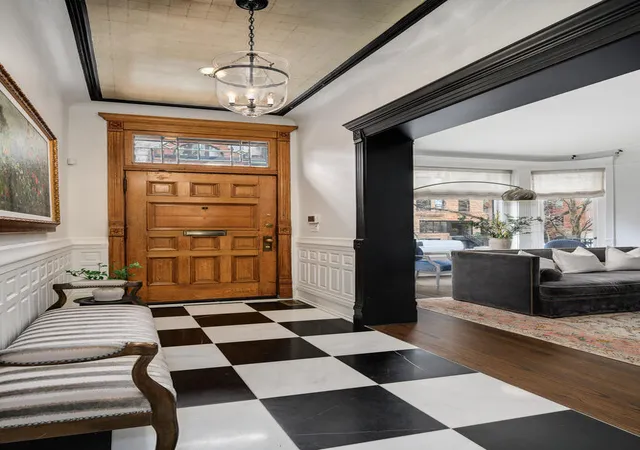 Photo 3 of Single family home for sale at 75 E Elm St, Chicago, IL 60611 | MLS# 12553514 | Listing updated on 2026-05-22