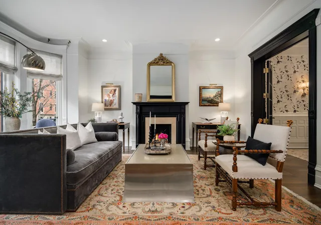 Photo 4 of Single family home for sale at 75 E Elm St, Chicago, IL 60611 | MLS# 12553514 | Listing updated on 2026-05-22