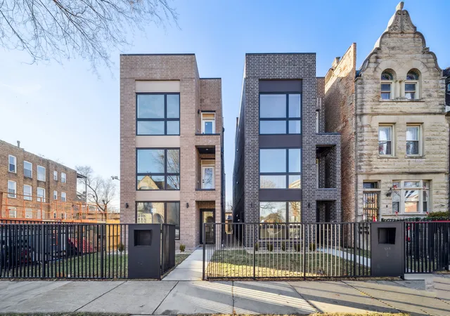 Condominium at 4208 S Calumet Ave #101, Chicago, IL 60653 | MLS# 12553965 |  | Sold on 2026-04-10