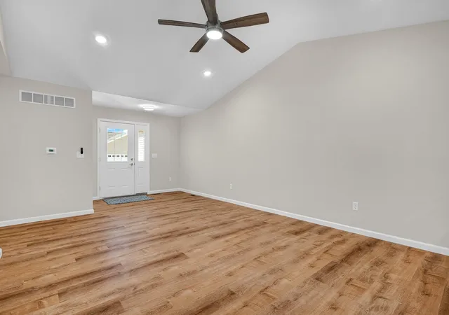 Photo 4 of Townhouse for sale at 226 Cassidy Rd, Normal, IL 61761 | MLS# 12554453 | Listing updated on 2026-10-10