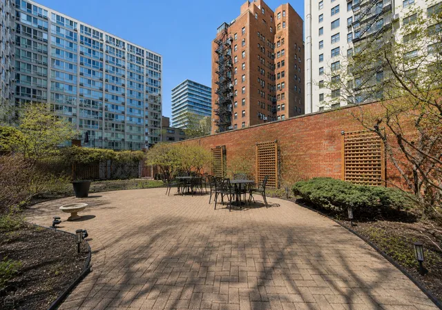 Homes for sale in Chicago, IL | 2909 N Sheridan Rd #605, Chicago, IL 60657 | MLS# 12554592