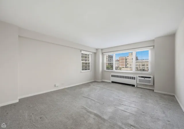 Homes for sale in Chicago, IL | 2909 N Sheridan Rd #605, Chicago, IL 60657 | MLS# 12554592