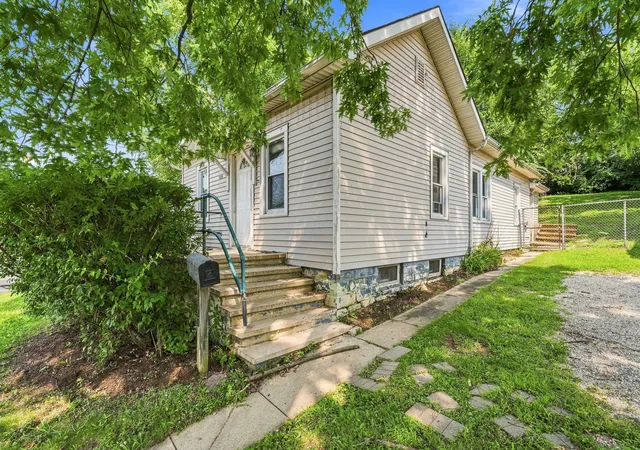image of 1720 S State St, Lockport, IL 60441 | MLS# 12555342