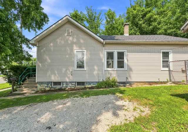 41st image of 1720 S State St, Lockport, IL 60441 | MLS# 12555342