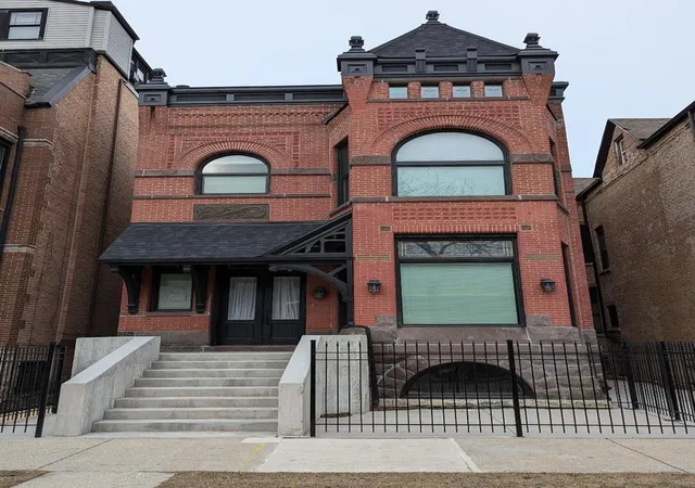 Photo 1 of Single family home for sale at 2150 W Monroe St, Chicago, IL 60612 | MLS# 12555696 | Listing updated on 2026-08-18