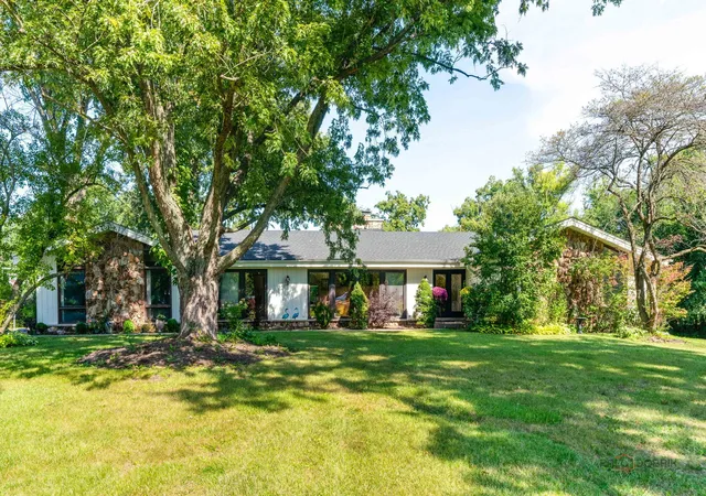 Single family home for sale at 2610 Crestwood Ln, Riverwoods, IL 60015 | MLS# 12556016