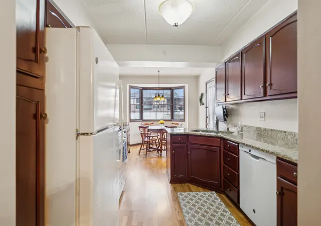 5th image of 7930 W Lakeview Ct #1B, Palos Heights, IL 60463 | MLS# 12556316