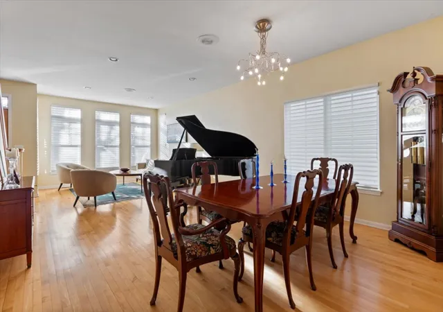 4th image of 332 W Goethe St, Chicago, IL 60610 | MLS# 12557103