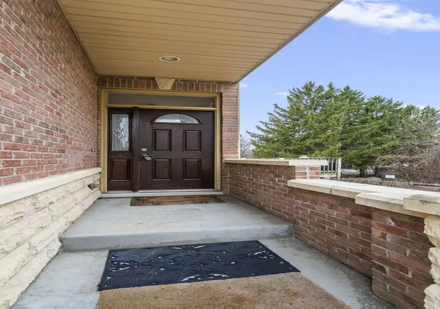 4th image of 411 Provence Ct, Lisle, IL 60532 | MLS# 12557898