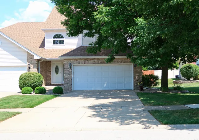 Townhouse for sale at 3252 Ridgefield Ct, Lockport, IL 60441 | MLS# 12558114