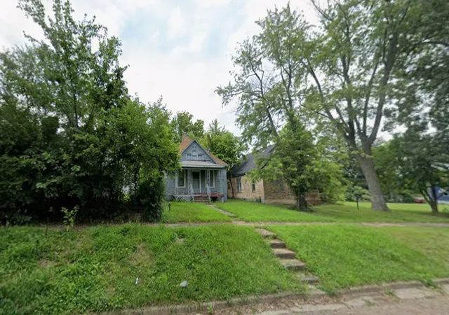 Homes for sale in Decatur, IL | 960 W Green St, Decatur, IL 62522 | MLS# 12558806