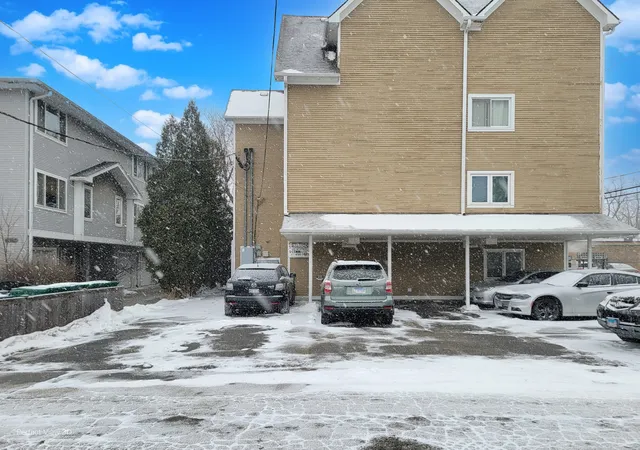Homes for sale in Oak Park, IL | 431 S Harvey Street, Oak Park, IL 60302 | Houzeo