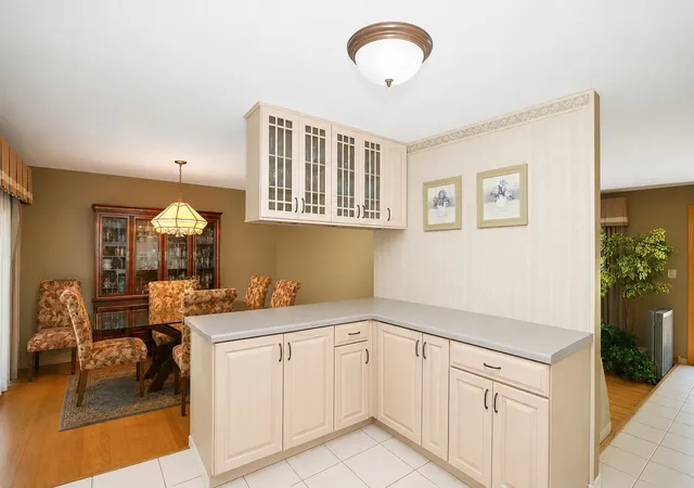 4th image of 917 W Army Trail Blvd, Addison, IL 60101 | MLS# 12560119