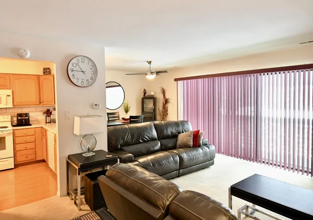 3rd image of 18424 Kedzie Ave #2A, Homewood, IL 60430 | MLS# 12560130