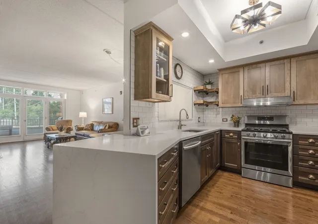 Listing Photo 5 - Condo for sale in building located at 310 S Main St, Lombard, IL 60148 - Unit #209