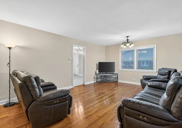 4th image of 495 8Th St, Chicago Heights, IL 60411 | MLS# 12561600
