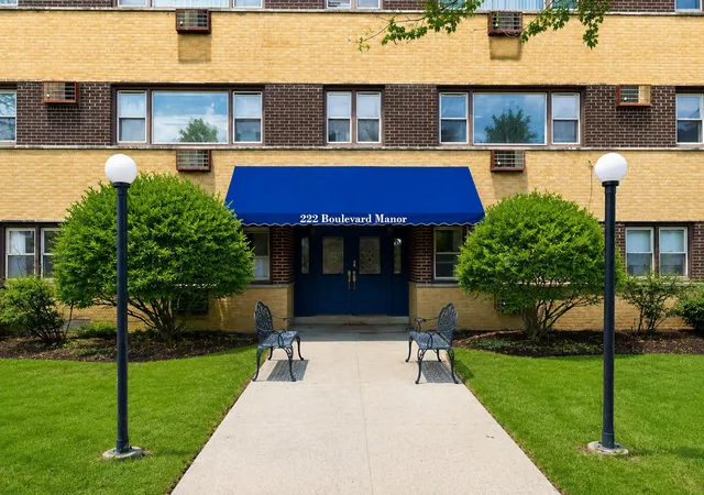 1st image of 222 Washington Blvd #105, Oak Park, IL 60302 | MLS# 12562001