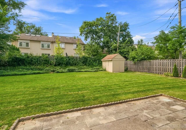 Photo 4 of Single family home for sale at 2010 Paddock Ln, Wheaton, IL 60187 | MLS# 12562057 | Listing updated on 2026-09-21