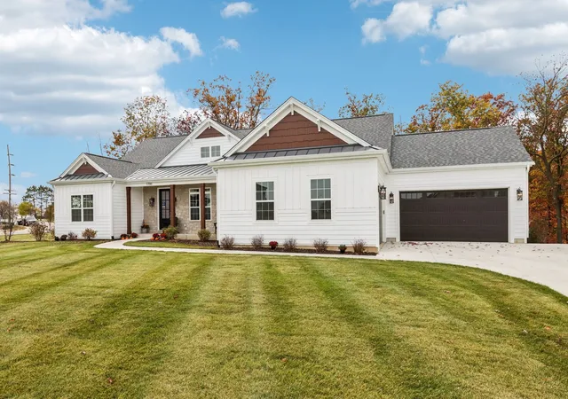 Photo 2 of Single family home for sale at 0s275 Bealer Ct, Geneva, IL 60134 | MLS# 12562168 | Listing updated on 2026-08-20