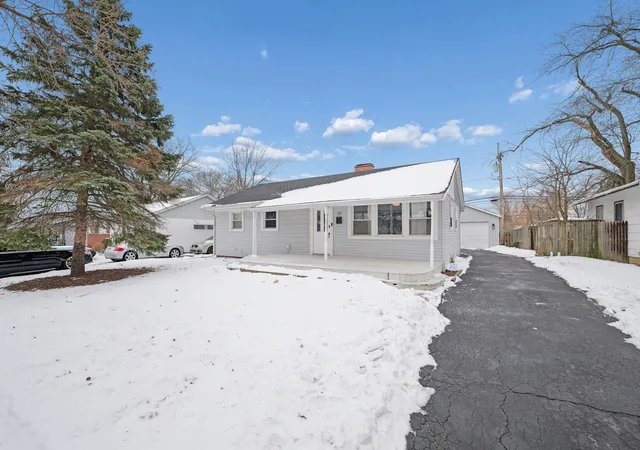 2nd image of 26 E Normandy Dr, Chicago Heights, IL 60411 | MLS# 12562813