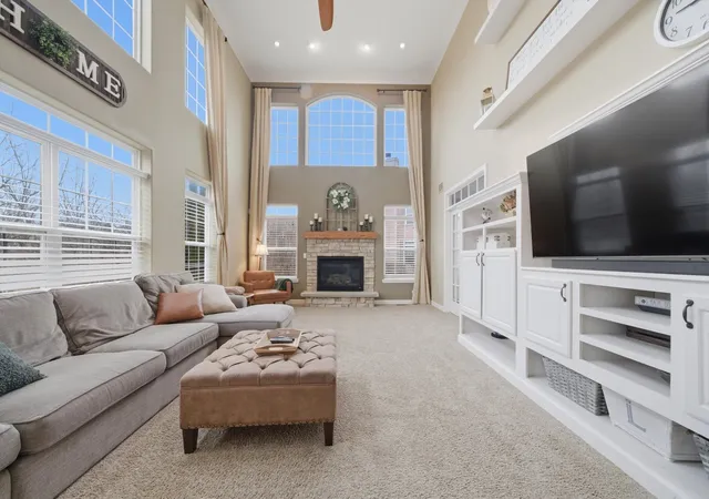 Photo 4 of Single family home for sale at 28235 W Yosemite Ct, Lakemoor, IL 60051 | MLS# 12562967 | Listing updated on 2026-09-04