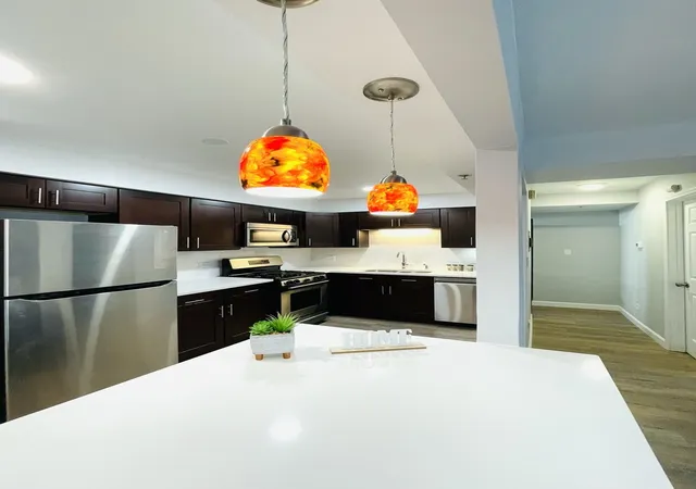 3rd image of 126 S La Londe Ave #2B, Addison, IL 60101 | MLS# 12563047