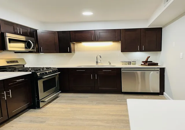 4th image of 126 S La Londe Ave #2B, Addison, IL 60101 | MLS# 12563047