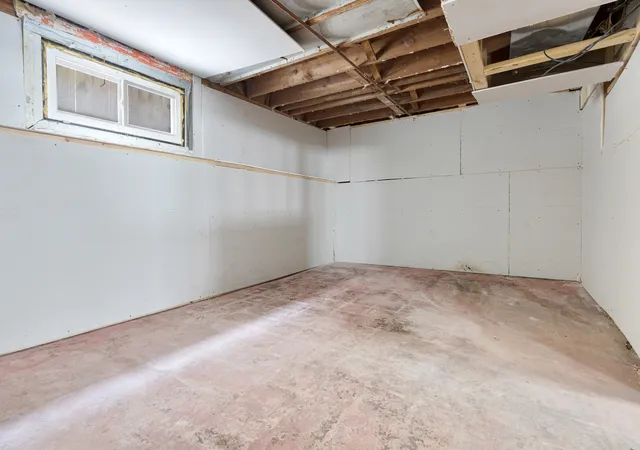 15th image of 12338 S Elizabeth St, Calumet Park, IL 60827 | MLS# 12563294