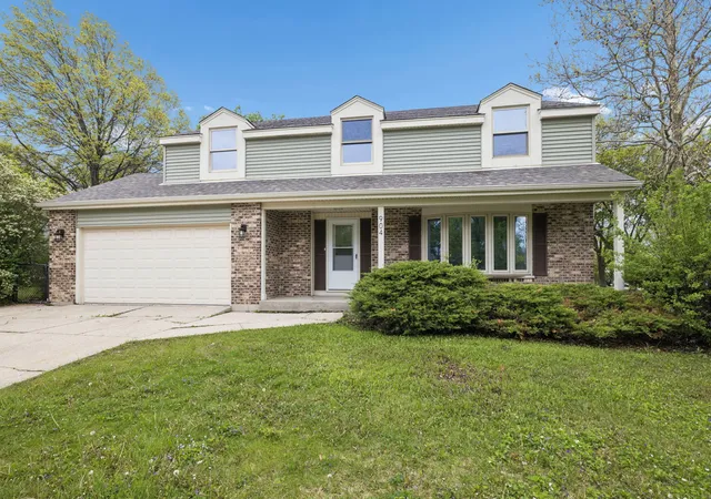Photo 1 of Single family home for sale at 904 Iroquois Ave, Naperville, IL 60563 | MLS# 12564032 | Listing updated on 2026-08-31