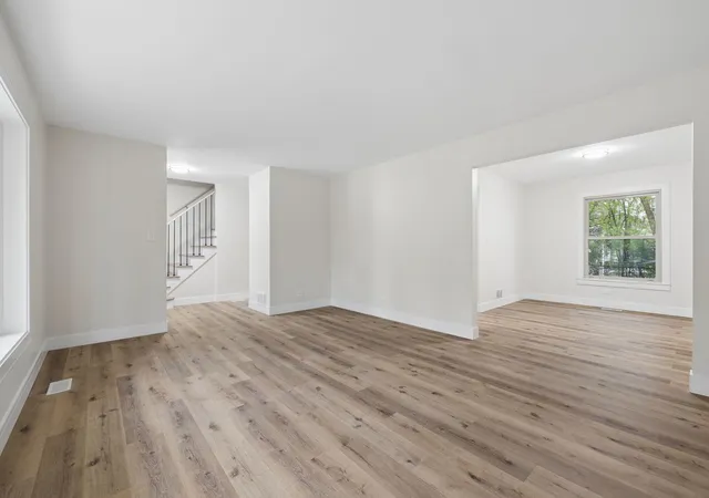 Photo 3 of Single family home for sale at 904 Iroquois Ave, Naperville, IL 60563 | MLS# 12564032 | Listing updated on 2026-08-31