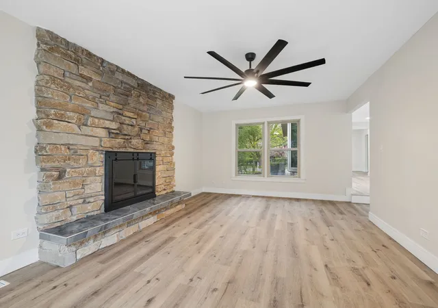 Photo 4 of Single family home for sale at 904 Iroquois Ave, Naperville, IL 60563 | MLS# 12564032 | Listing updated on 2026-08-31