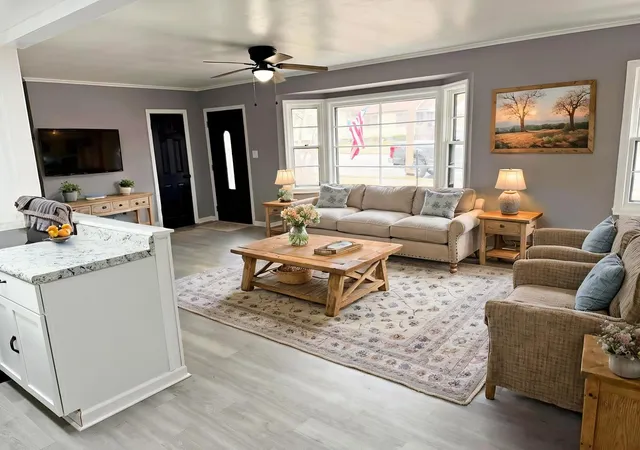 Photo 3 of Single family home for sale at 206 E 5th Street, Metropolis, IL 62960 | MLS# 12564034 | Listing updated on 2026-09-17