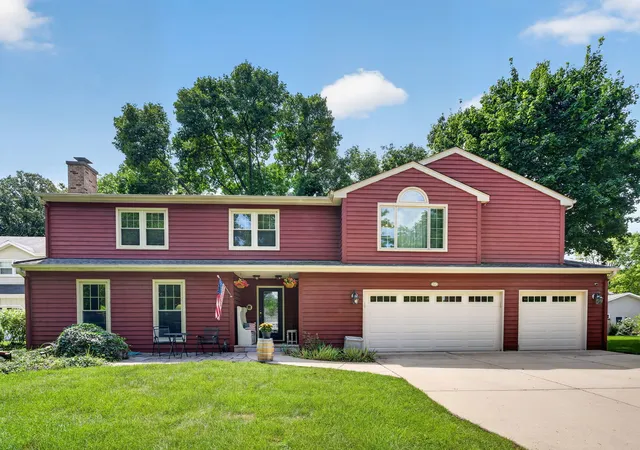 Single family home for sale at 624 Virginia Ct, Naperville, IL 60540 | MLS# 12564106