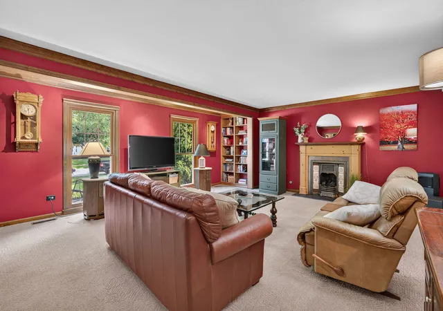 Photo 3 of Single family home for sale at 624 Virginia Ct, Naperville, IL 60540 | MLS# 12564106 | Listing updated on 2026-09-25
