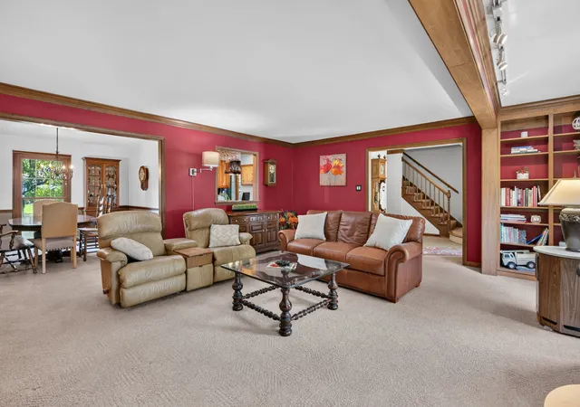 Photo 4 of Single family home for sale at 624 Virginia Ct, Naperville, IL 60540 | MLS# 12564106 | Listing updated on 2026-09-25