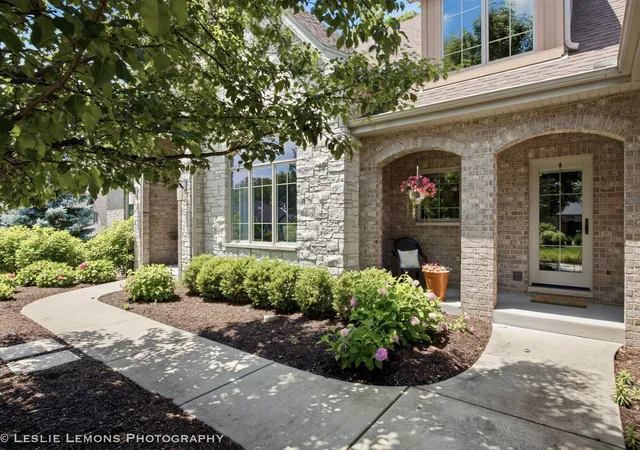 Photo 4 of Single family home for sale at 16270 Lakewood Path, Homer Glen, IL 60491 | MLS# 12564422 | Listing updated on 2026-09-14