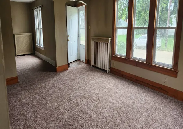 Photo 3 of Single family home for sale at 802 E 5th Street, Sterling, IL 61081 | MLS# 12564655 | Listing updated on 2026-10-11