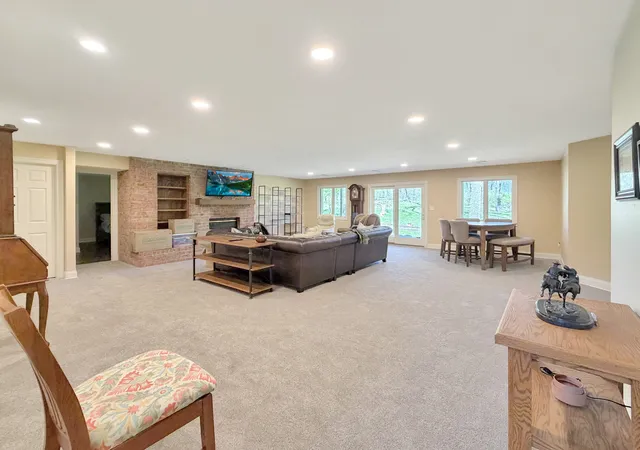 Homes for sale in Freeport, IL | 1669 Barberry Cir, Freeport, IL 61032 | MLS# 12565527