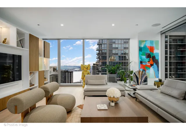 Photo 3 of Condo for sale at 363 E Wacker Dr #3101, Chicago, IL 60601 | MLS# 12566071 | Listing updated on 2026-08-10