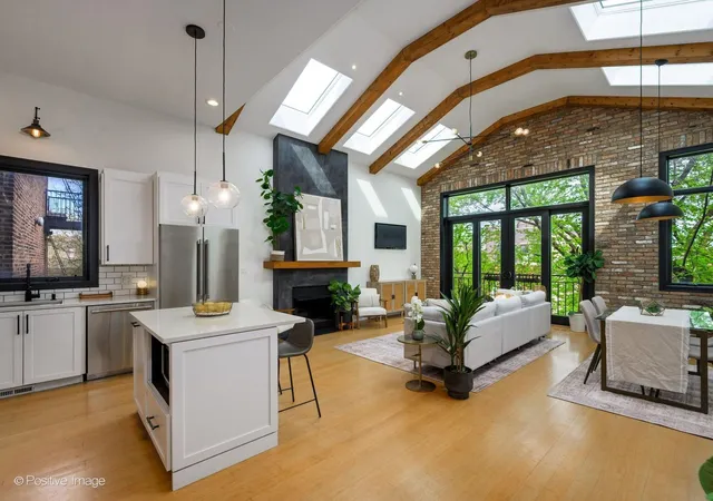 5th image of 2455 W Walton St #3, Chicago, IL 60622 | MLS# 12566099