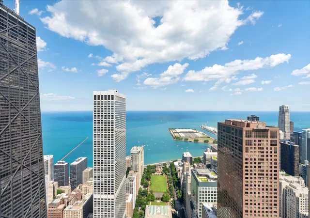 3rd image of 800 N Michigan Ave #PH67, Chicago, IL 60611 | MLS# 12566423